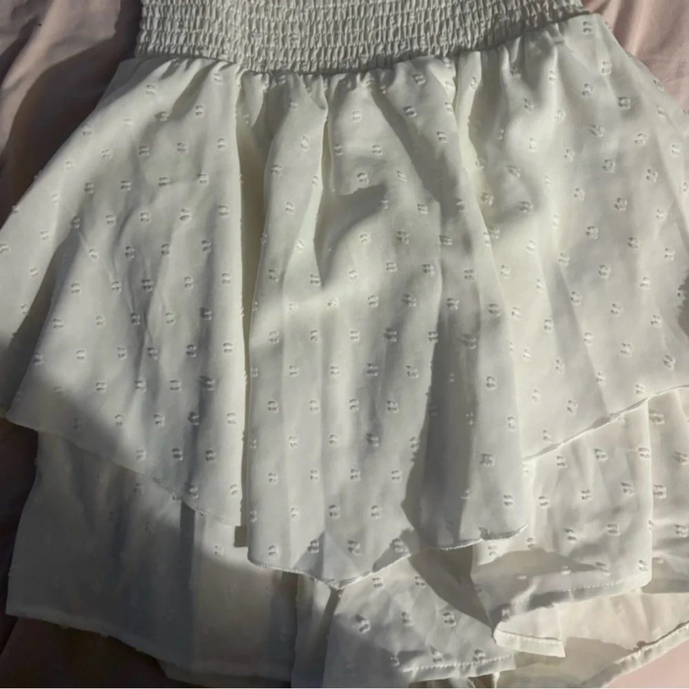 2/35$🍓⭐️ Charming White Smocked Women's romper - Picture 2 of 2